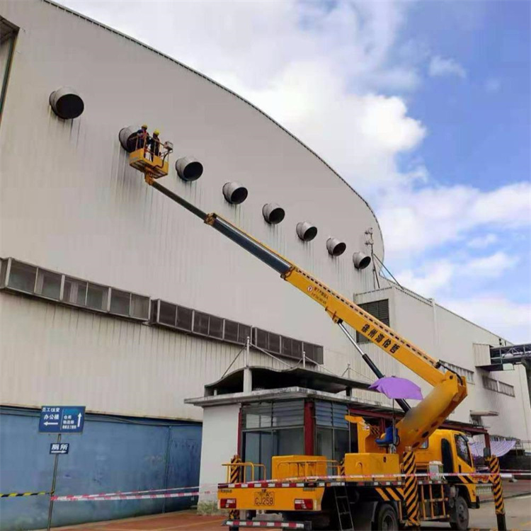 汶上高空作业车出租服务：专业广告牌安装解决方案