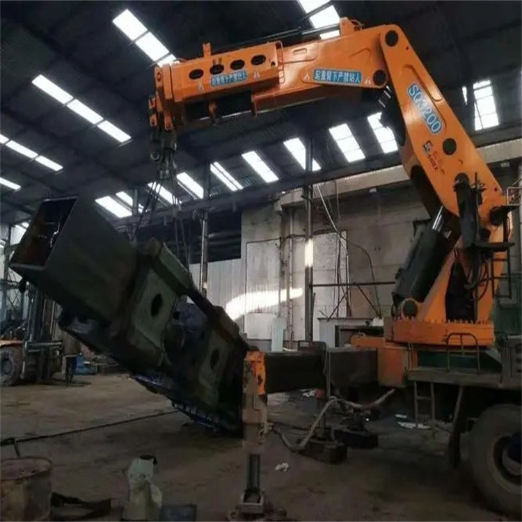 汶上130吨折臂吊车出租吊机租赁附近电话